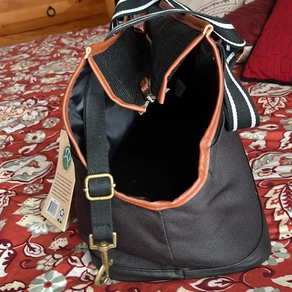 Vibrant life pet tote carrier for small dogs y cats for pets color black